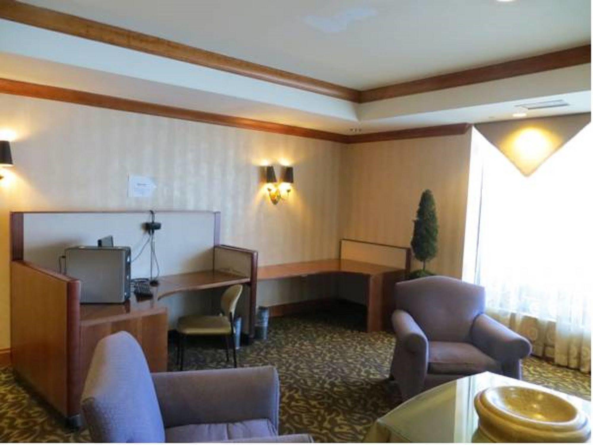 Gateway Hotel Dallas Park Central ภายนอก รูปภาพ