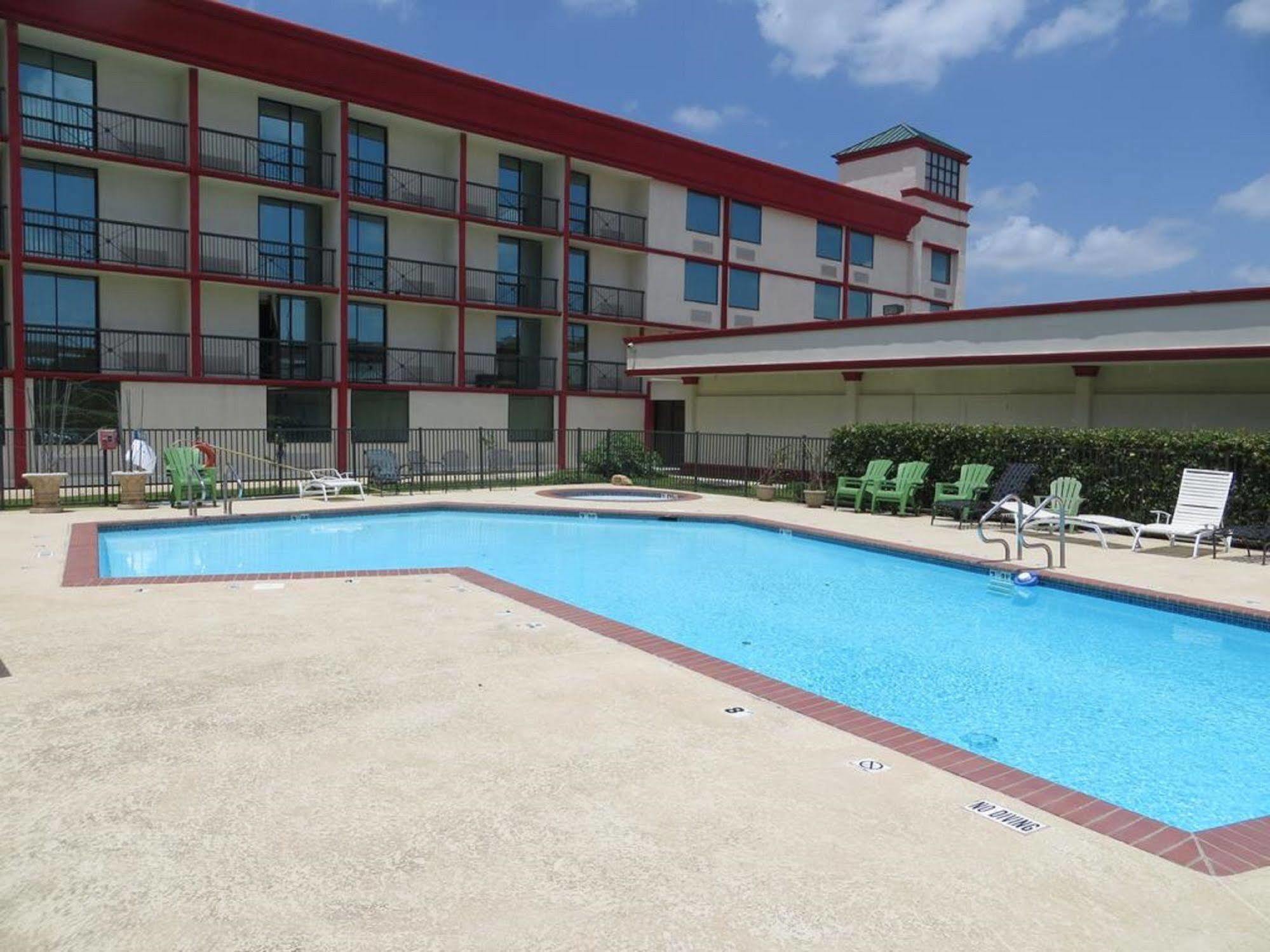 Gateway Hotel Dallas Park Central ภายนอก รูปภาพ
