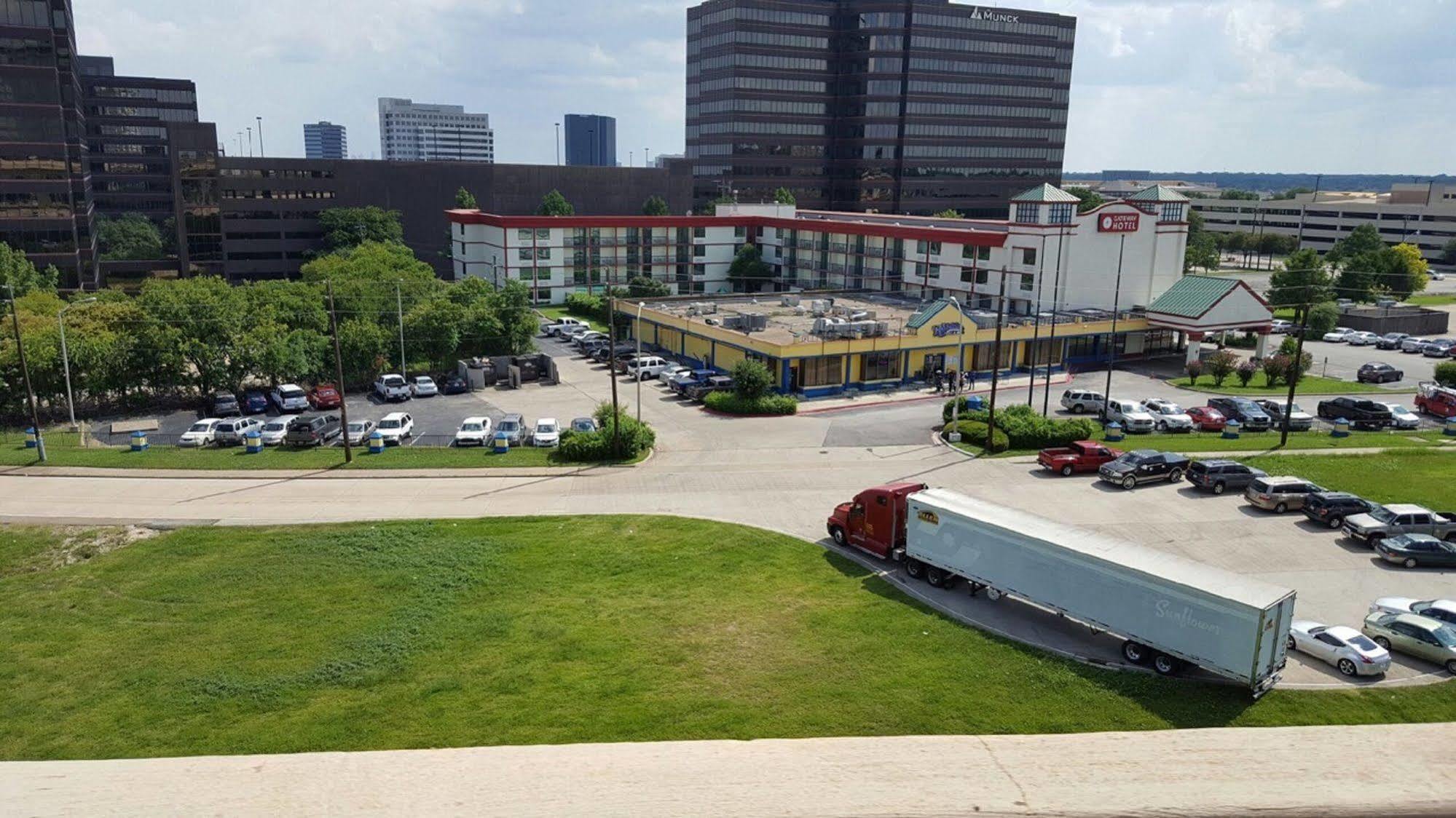 Gateway Hotel Dallas Park Central ภายนอก รูปภาพ