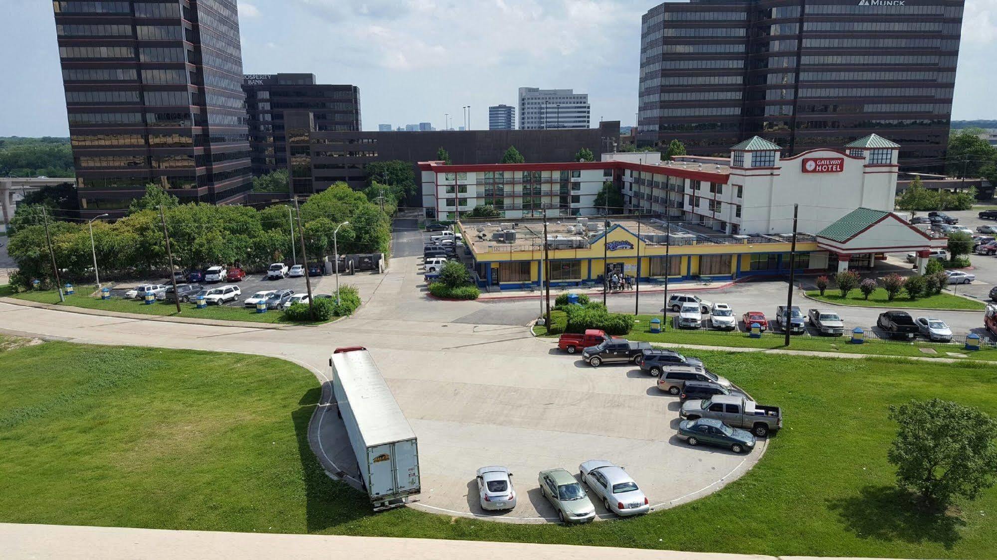 Gateway Hotel Dallas Park Central ภายนอก รูปภาพ