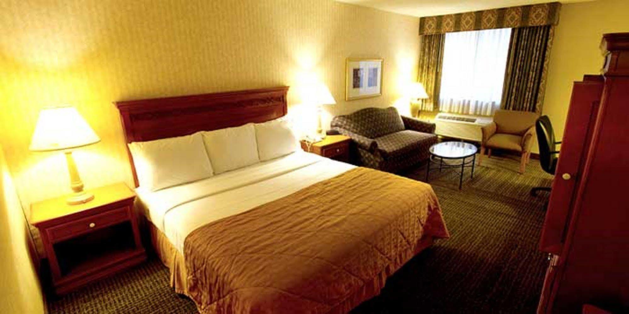 Gateway Hotel Dallas Park Central ภายนอก รูปภาพ