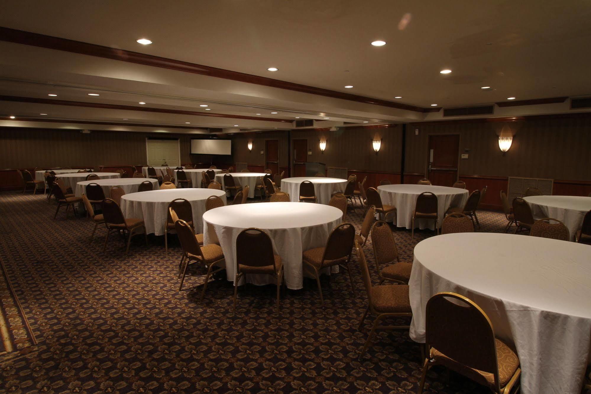 Gateway Hotel Dallas Park Central ภายนอก รูปภาพ
